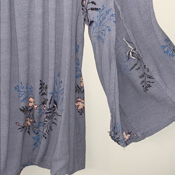 Lavender off the shoulder floral top - Picture 2 of 3